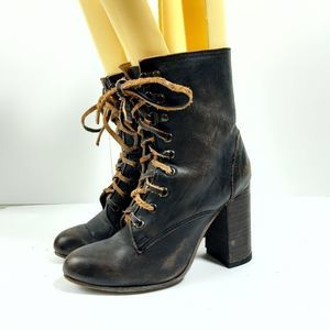 Freebird by STEVEN  women rare holis leather distressed lace-up ankle boots US 6